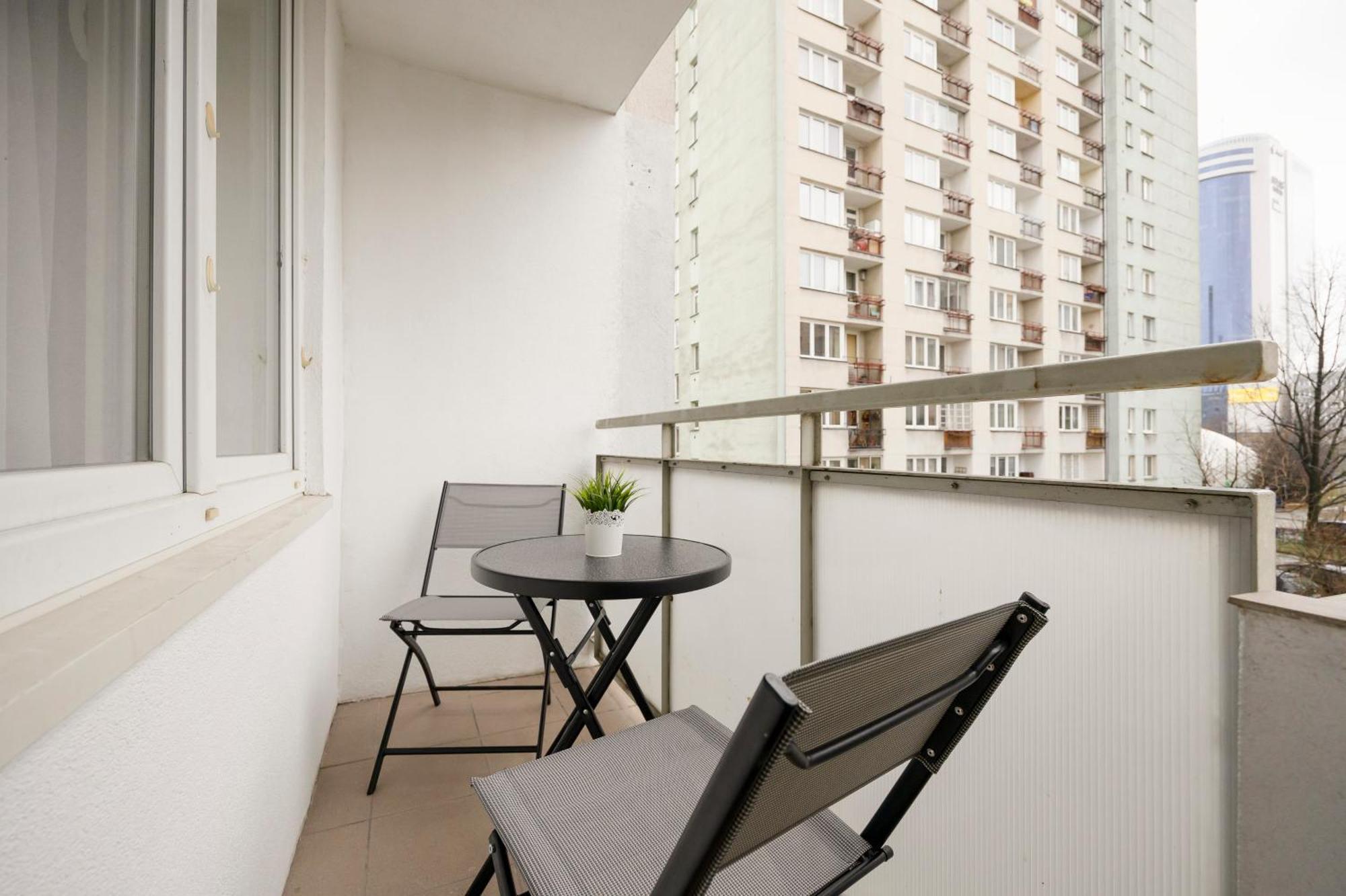 Comfortable Apartment Warsaw Wola & Balcony By Noclegi Renters Esterno foto